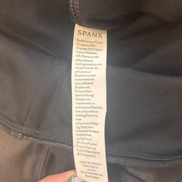 Women's Black Spanx Faux Leather Leggings Size Medium - Picture 7 of 7
